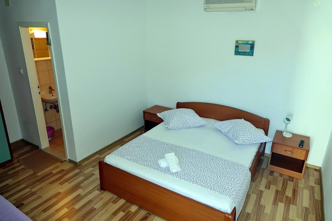 Baška VodaRozaアパートメント エクステリア 写真